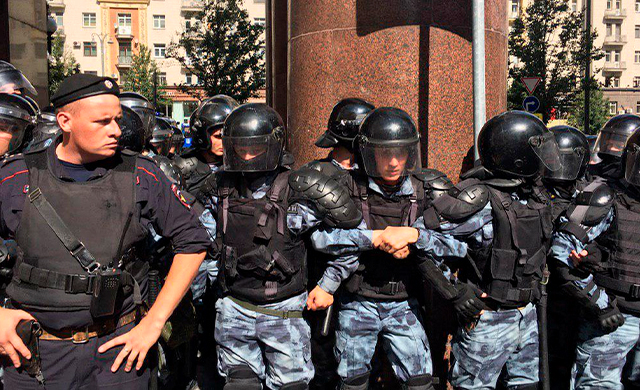 Московский Майдан, кризис на ровном месте или заговор против Собянина? Эксперты о сегодняшнем протесте
