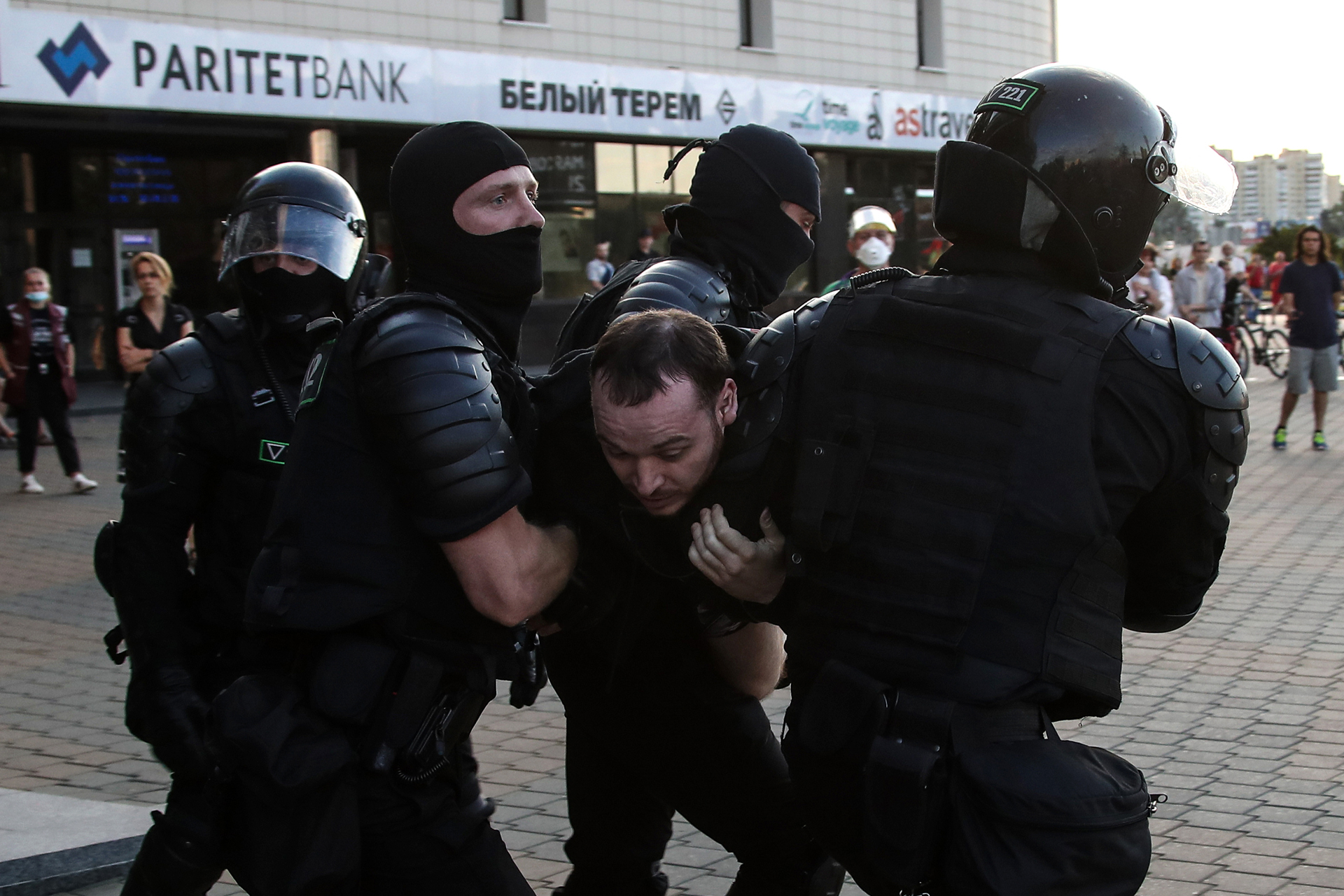 Второй день столкновений в Белоруссии. Главные события