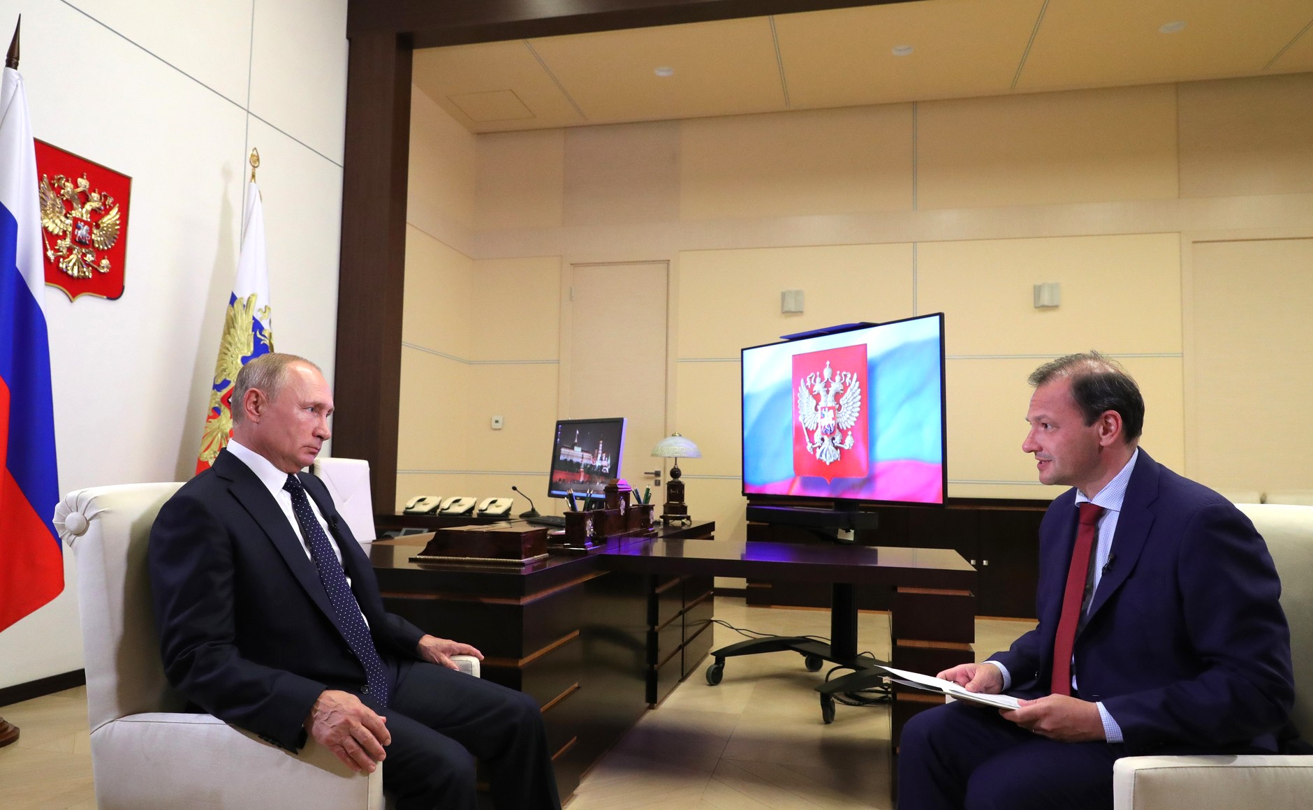 Путин дал «большое» интервью ВГТРК. Главные цитаты о Белоруссии, коронавирусе и вакцинировании дочери