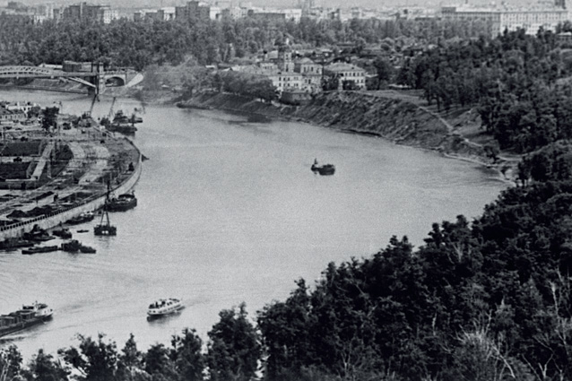 Вид на излучину Москвы-реки в районе Ленинских гор. 1950