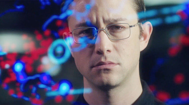 Кадр из фильма «Сноуден»