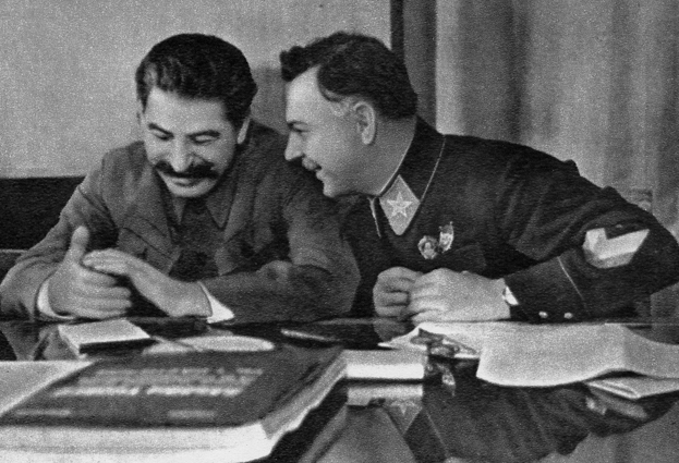 Иосиф Сталин и Климент Ворошилов, декабрь 1935 года