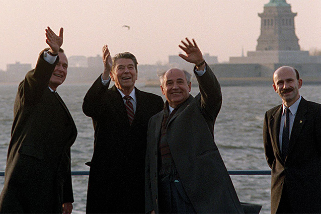 Кадр из фильма «Шоу Рейгана»