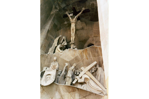 Фасад собора Sagrada Familia