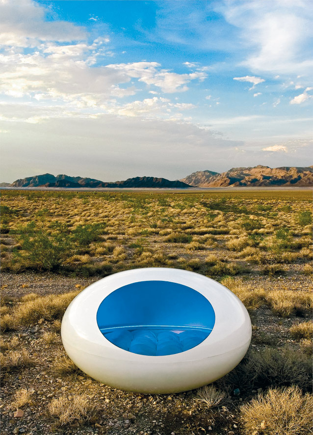 Мексиканец Альберто Фриас изобрел сонную капсулу Transport Pod во время суточной медитации в пустыне.