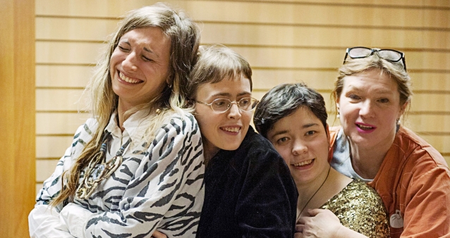 Почему он прыгает? Как понять людей с аутизмом