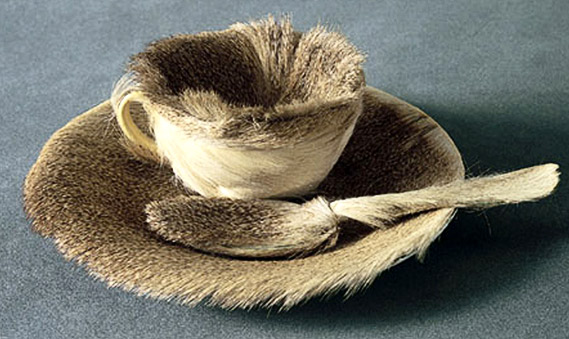 Репродукция картины Мерета Оппенгейма «Меховая чашка»