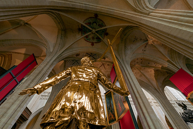 «Человек, несущий крест» (2015), собор Антверпенской Богоматери