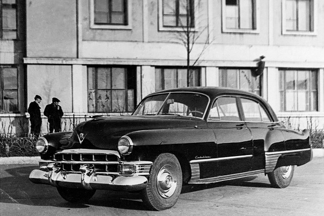 Первые кили появились на «кадиллаках» в 1948 году. Cadillac Series 62 Sedan 1949 модельного года на Горьковском автозаводе