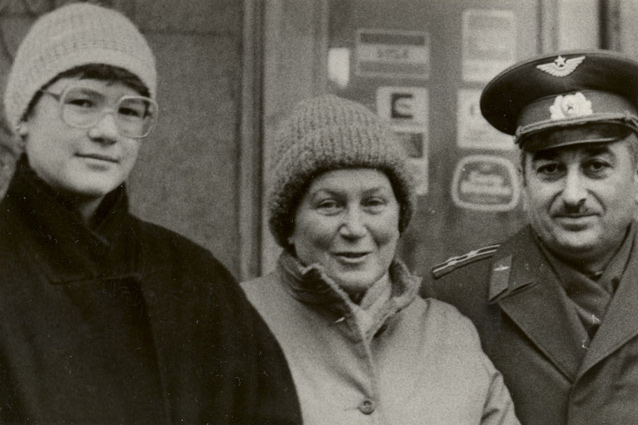 Светлана Аллилуева с дочерью и Евгений Джугашвили. Москва.1984г
