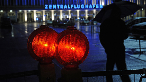 Открытие временного музея, закрытие аэропорта Темпльхоф, выставка Кунса и Клее