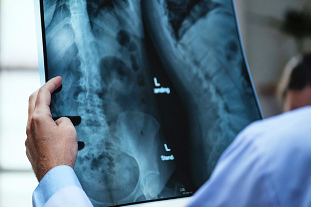 Рентгенологи — о том, как попали в профессию, и о работе в пандемию — Сноб
