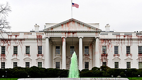 Генпрокурор США рассекретил доклад сената о пытках