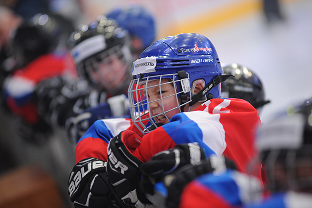 Хоккей — игра для сильных духом. Во время мастер-класса воспитанники хоккейных школ Норильска выкладывались на 100 процентов