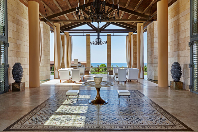 Фото: The Romanos, a Luxury Collection Resort