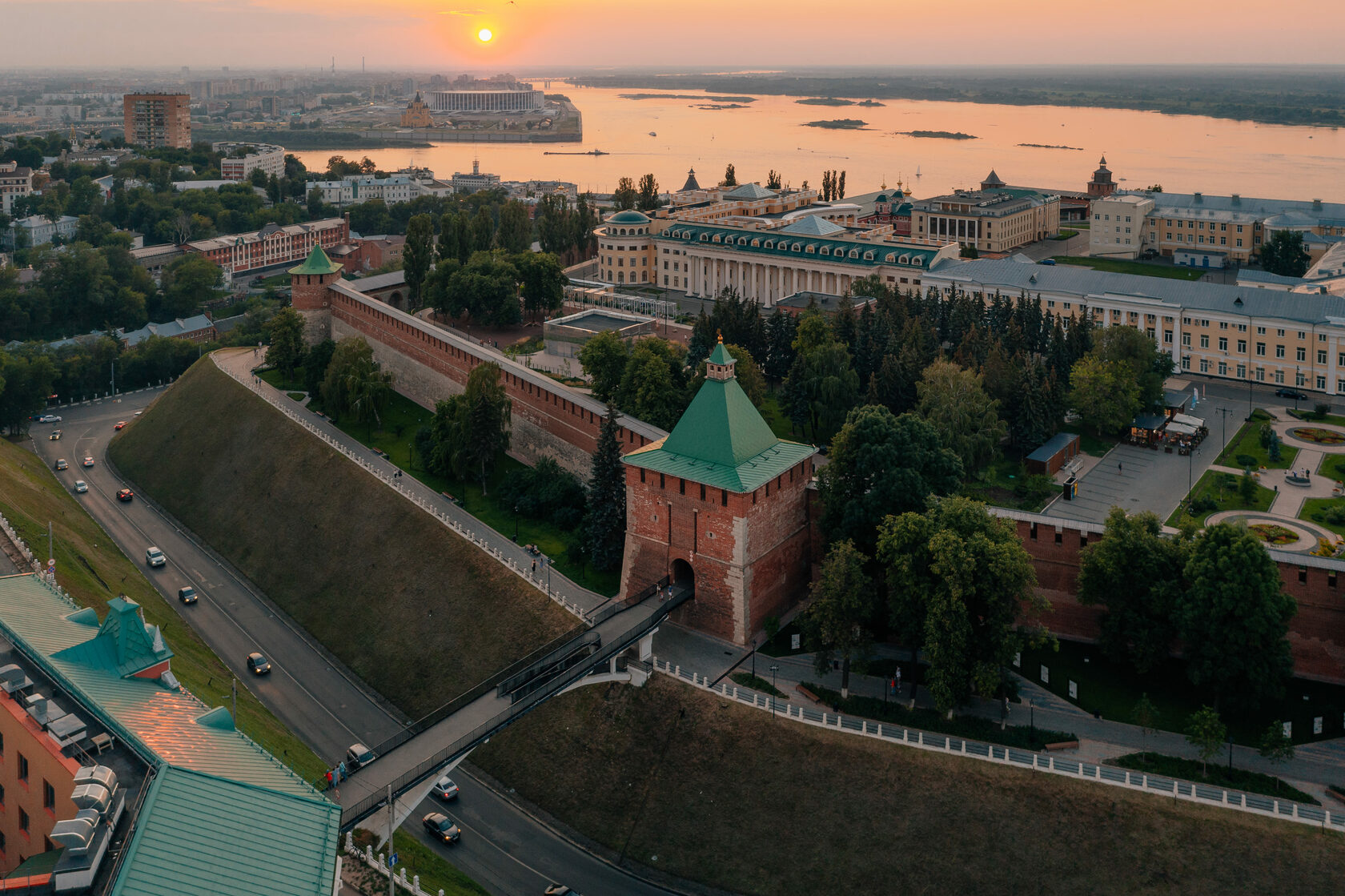 горький день города